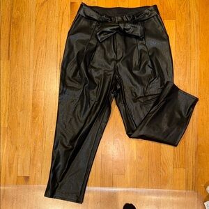 Express Black Ankle Cropped Pants